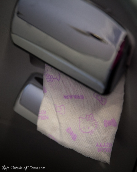 Hello Kitty Jet toilet paper